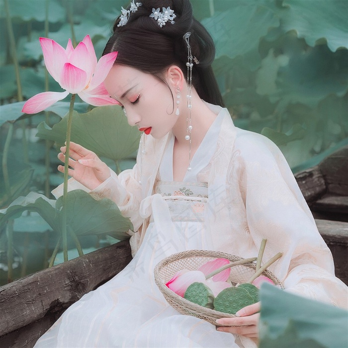 草莓丝瓜黄瓜绿巨人秋葵苹果评论区掀起热议！剧情解读引发网友广泛共鸣！