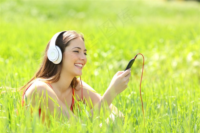 白嫖也分高端局?逆水寒首个可复制外观新服,0元克隆顶奢外观